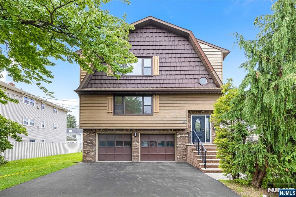 102 Gall Court - Photo 1