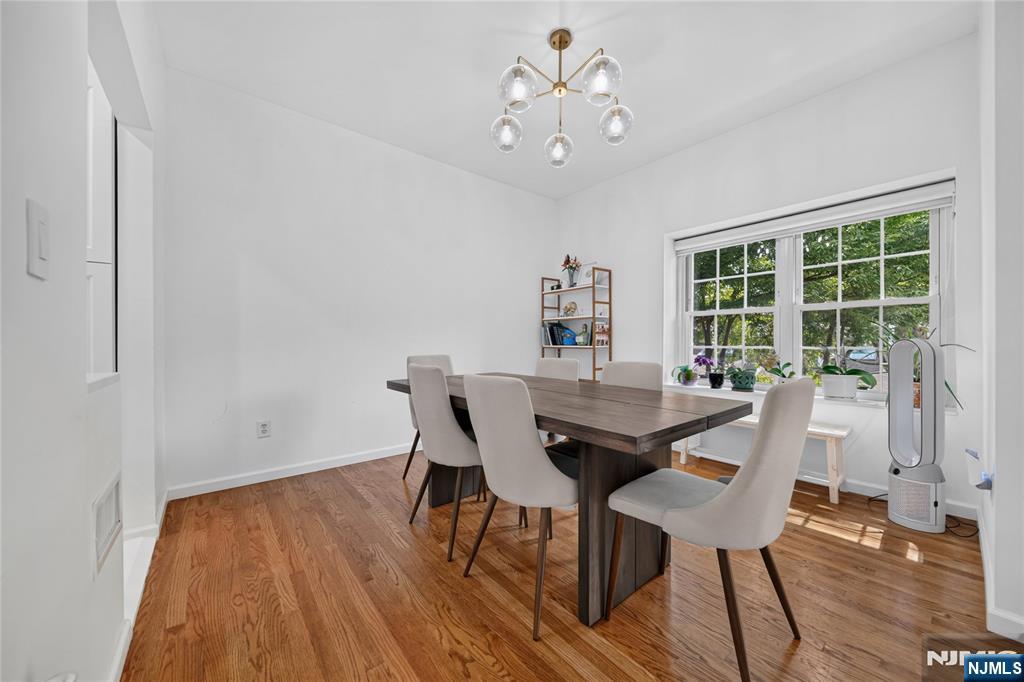 516 Windsor Drive - Photo 5