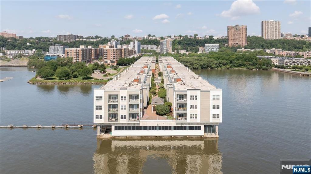 217 The Promenade - Photo 1