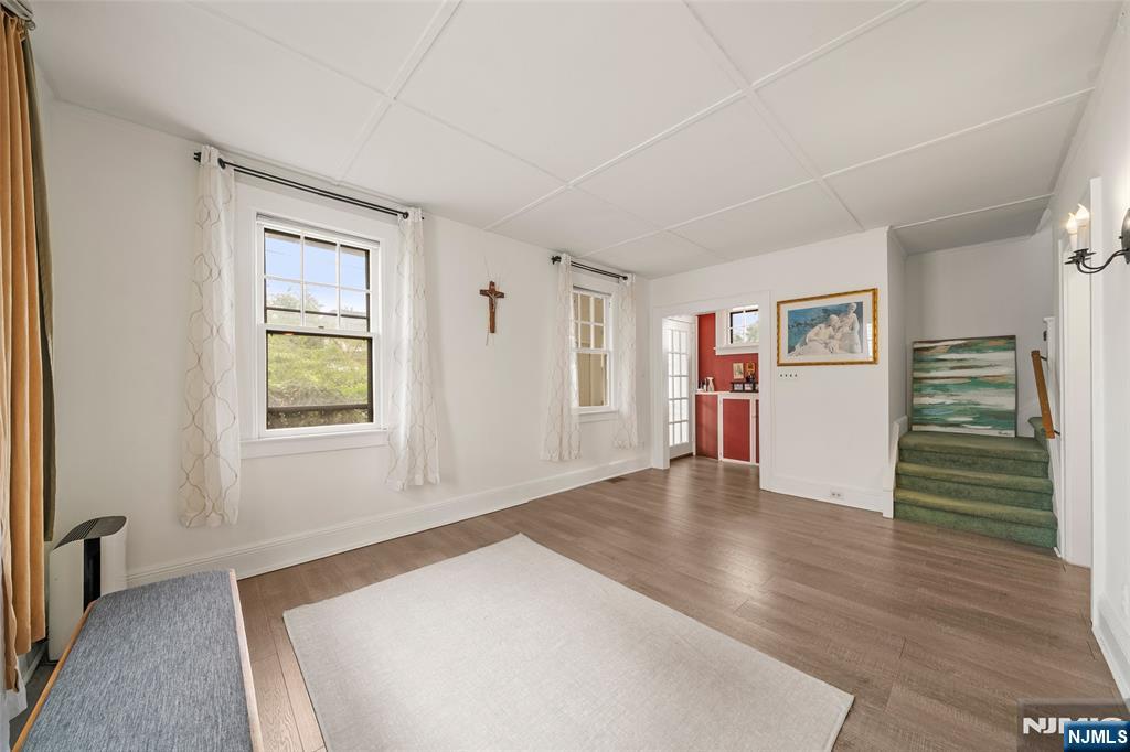12 Holland Avenue - Photo 4