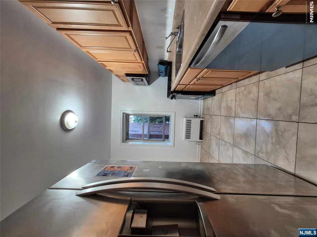2350 Linwood Avenue 2H - Photo 2
