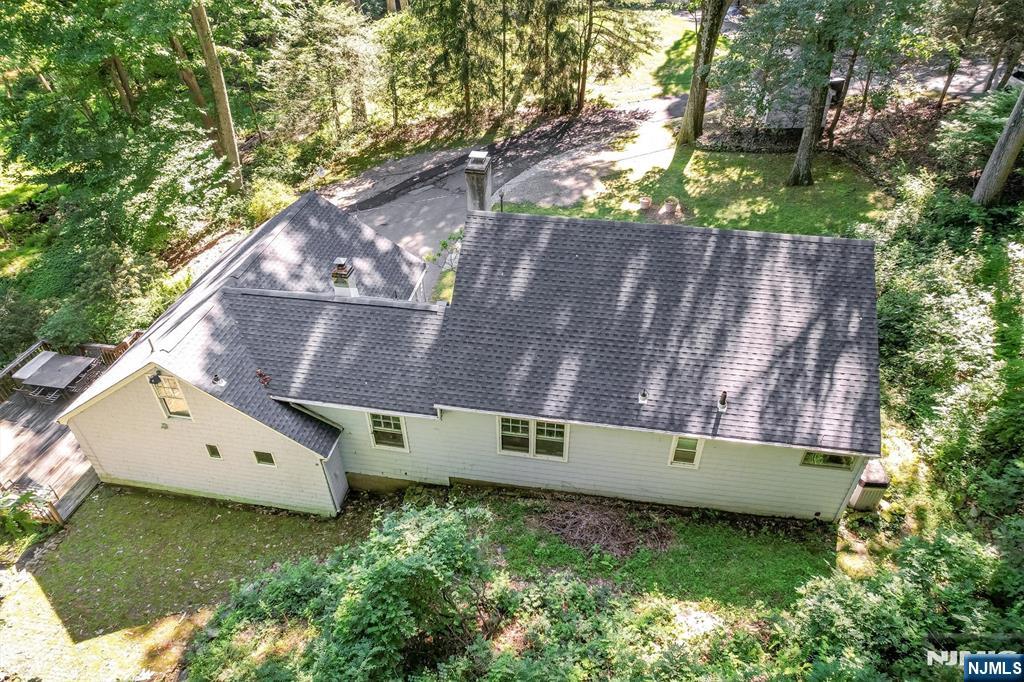 Photo 3 of Single family home for sale at 2 Nydam Ln, Franklin Lakes, NJ 07417 | MLS# 26029336 | Listing updated on 2026-09-18