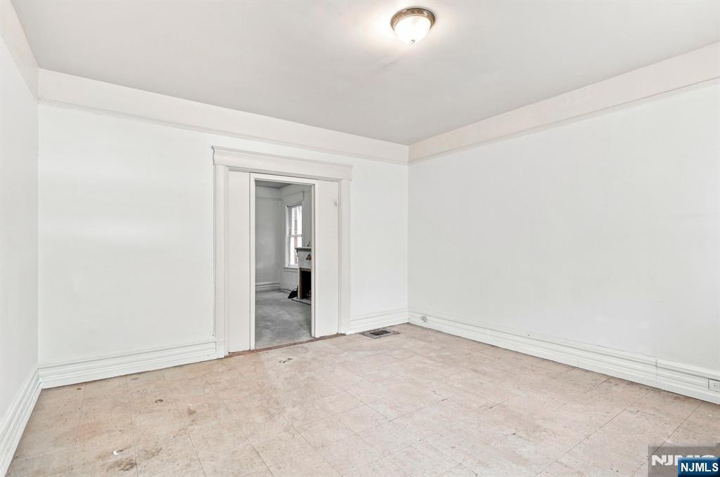 102 Claremont Avenue - Photo 4