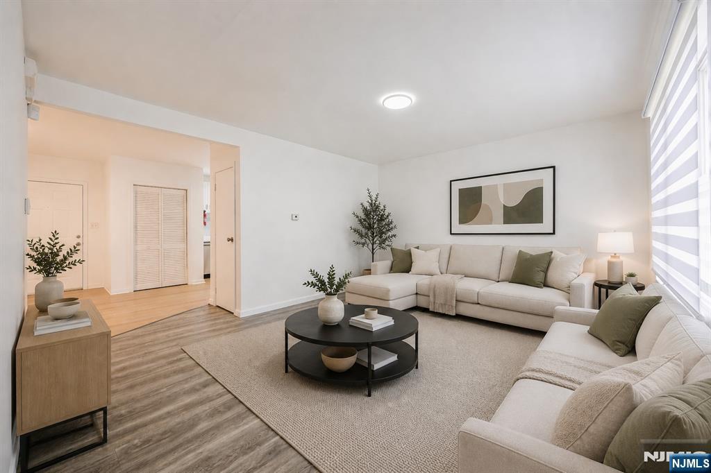 422 Halsted Street - Photo 2