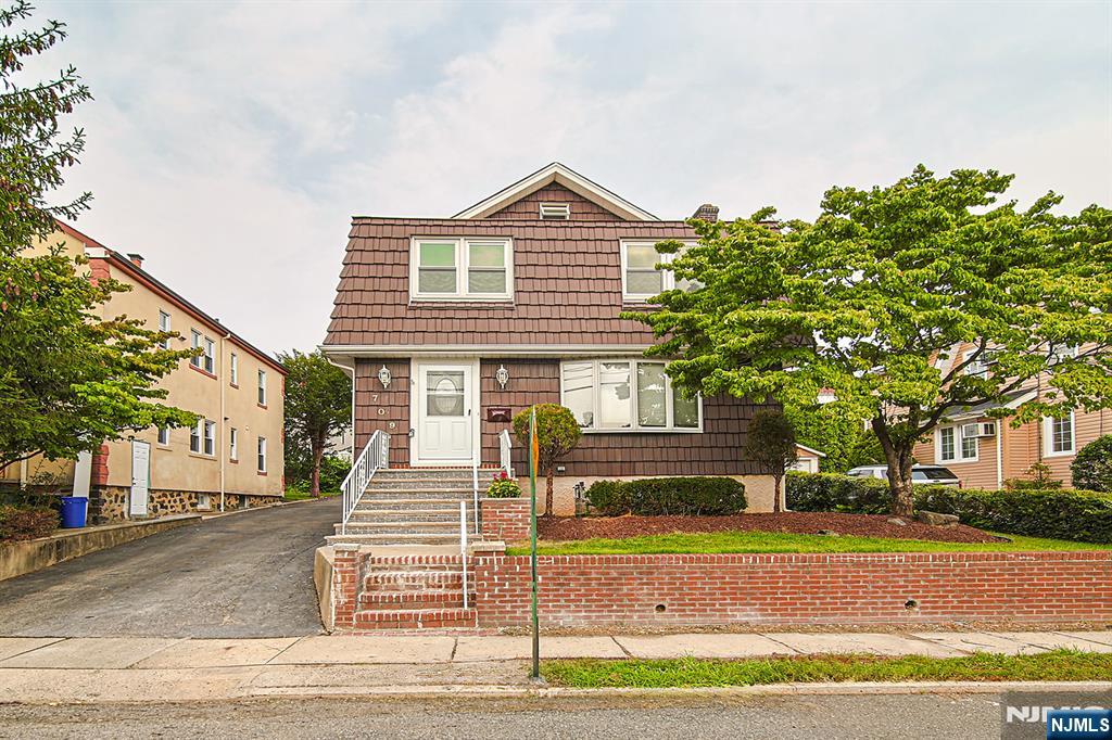 709 Kingsland Avenue - Photo 1
