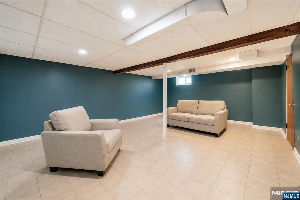 1 Garden Court