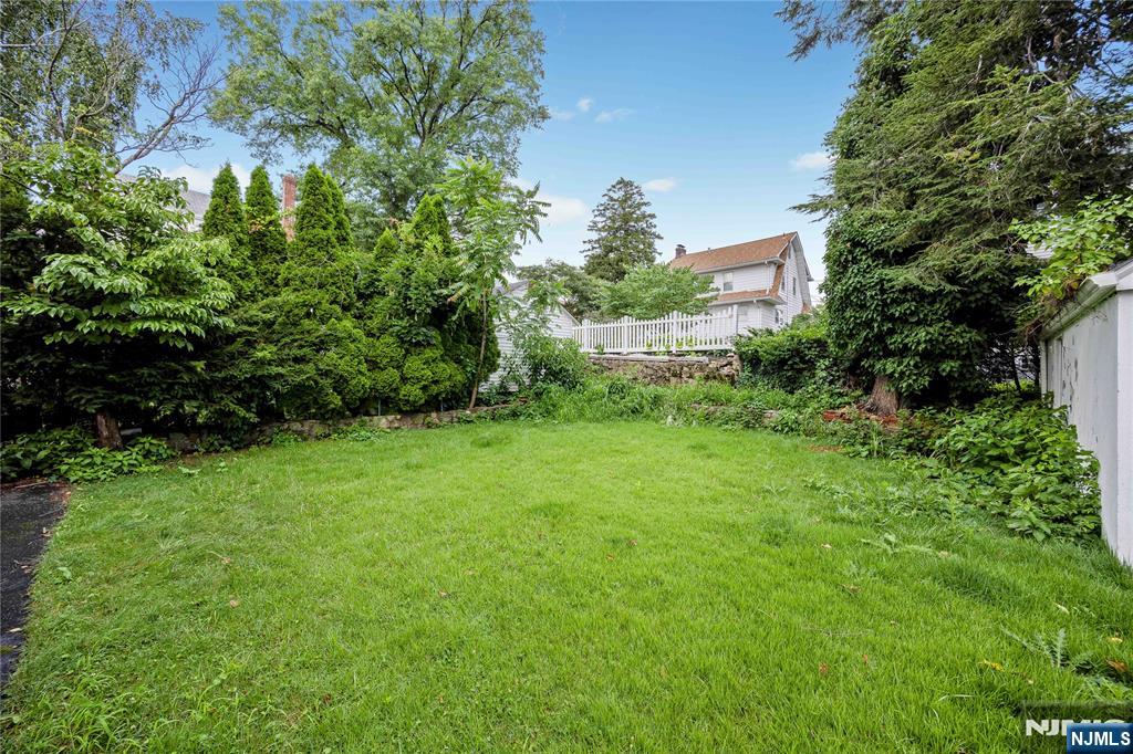1 Garden Court