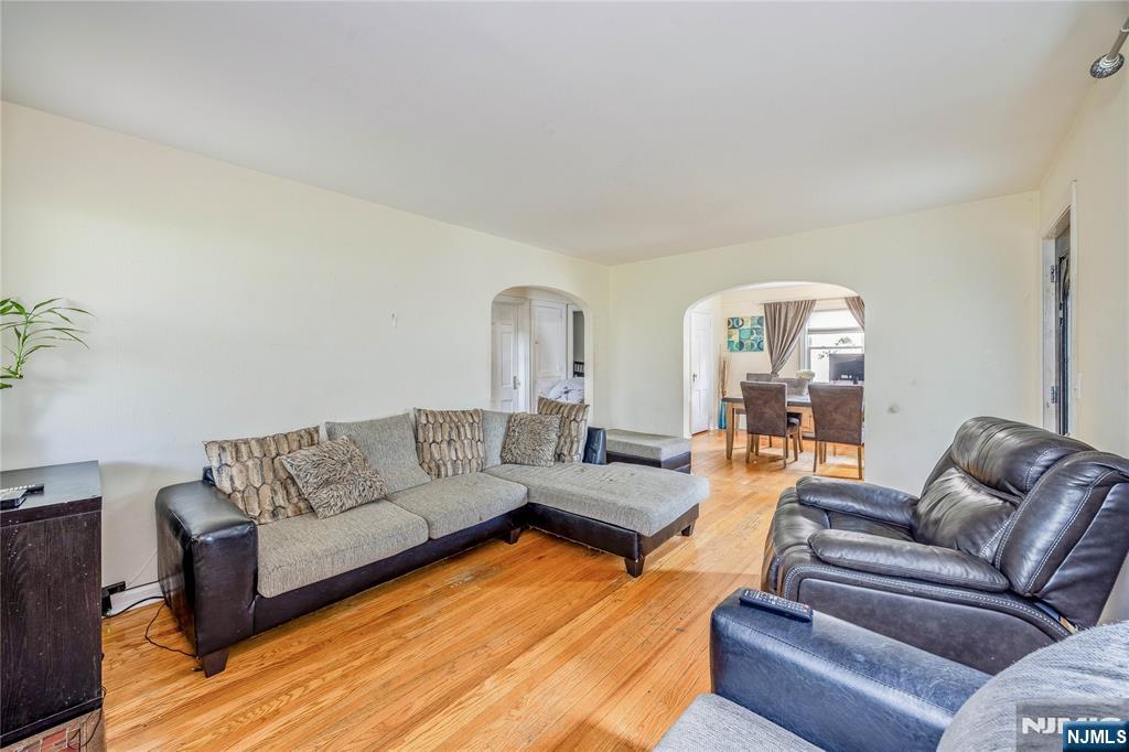 1 Garden Court