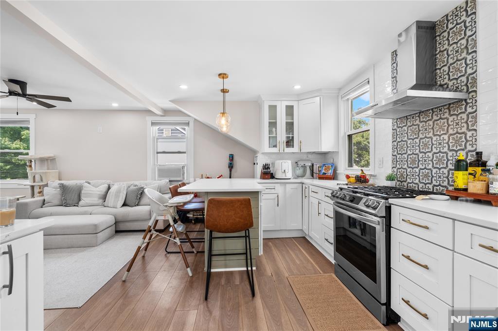 8-35 Lake Street 2 - Photo 1