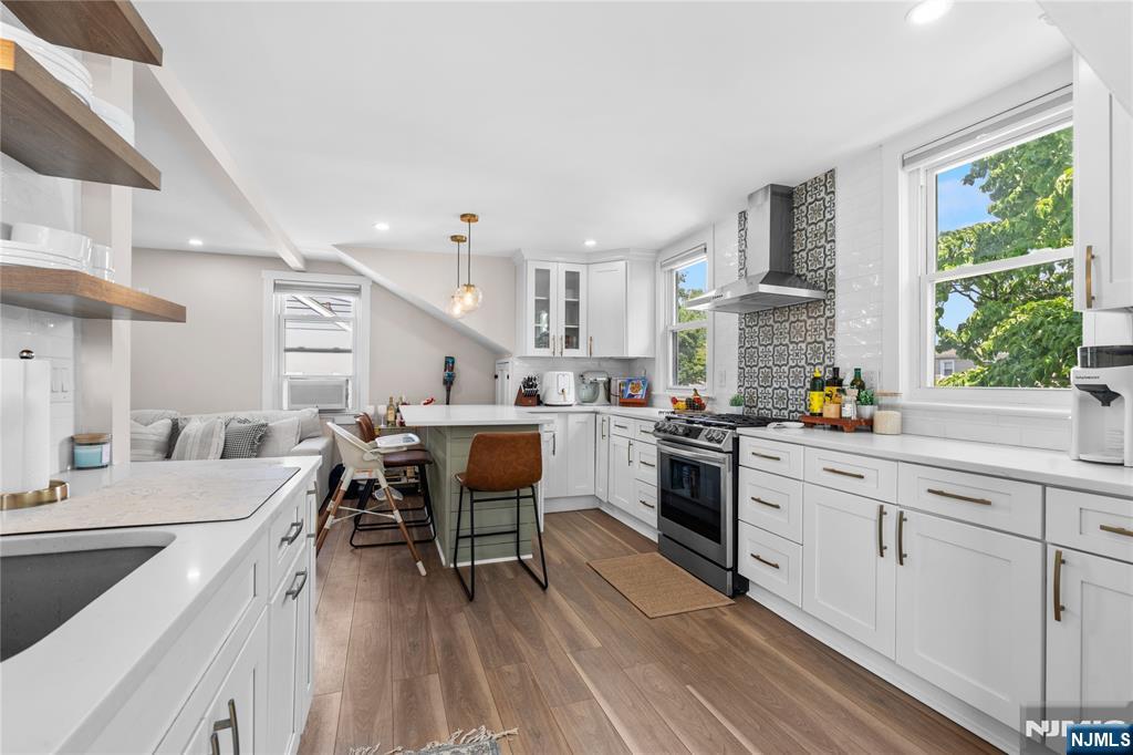 8-35 Lake Street 2 - Photo 3