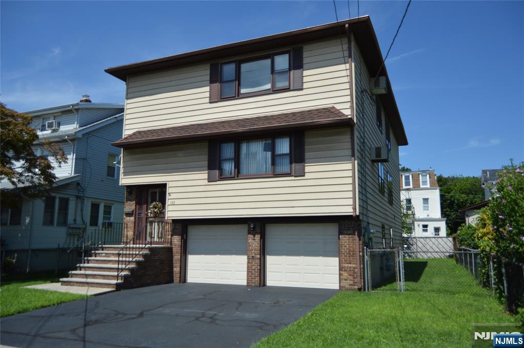 153 Berger Street - Photo 2