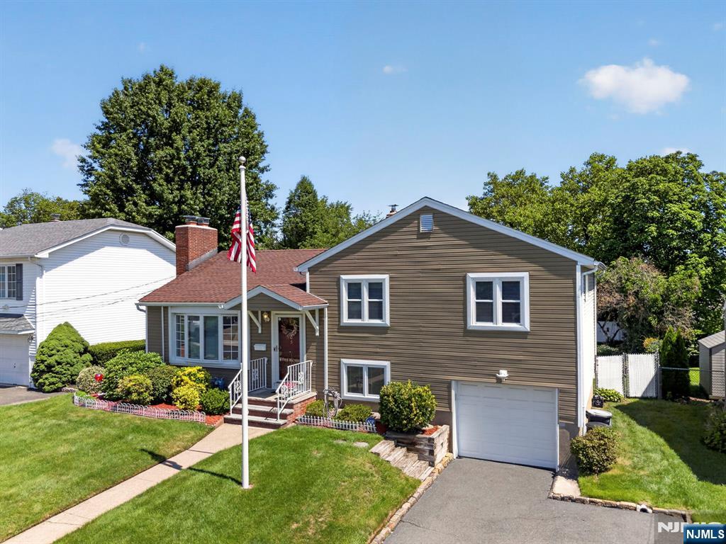 105 Mountainview Drive - Photo 2