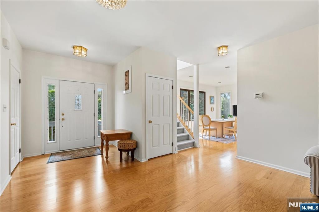 594 Glasmere Road - Photo 3