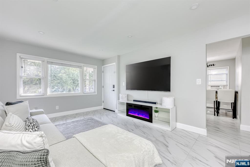 28 Avenue A 1 - Photo 3