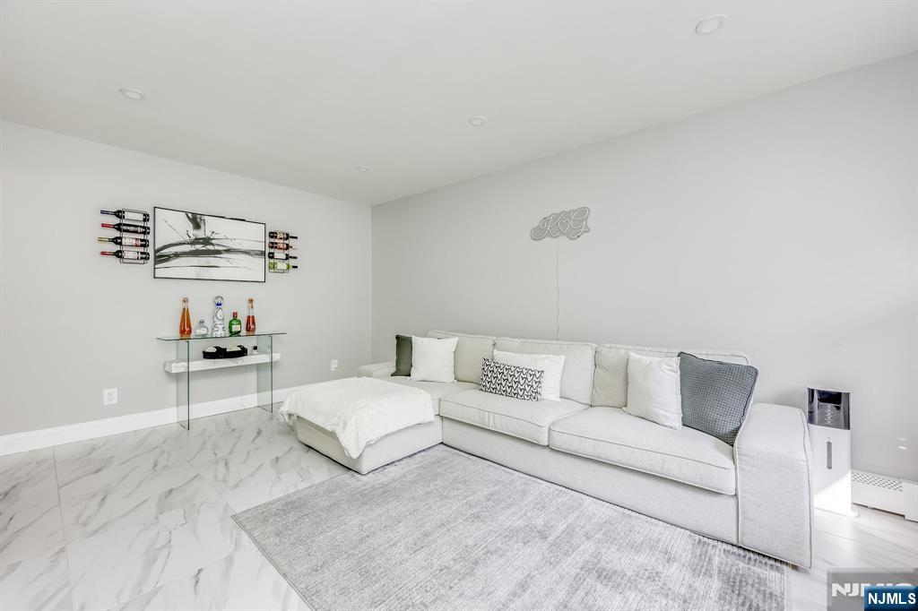 28 Avenue A 1 - Photo 4