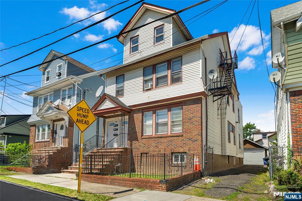 98 Delmar Place - Photo 1