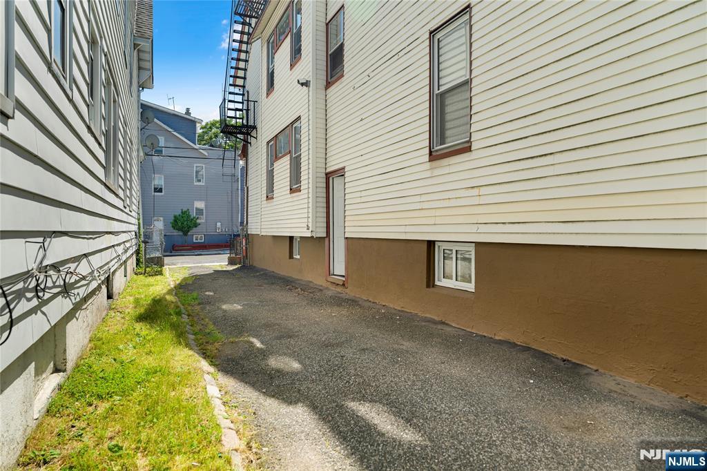 98 Delmar Place