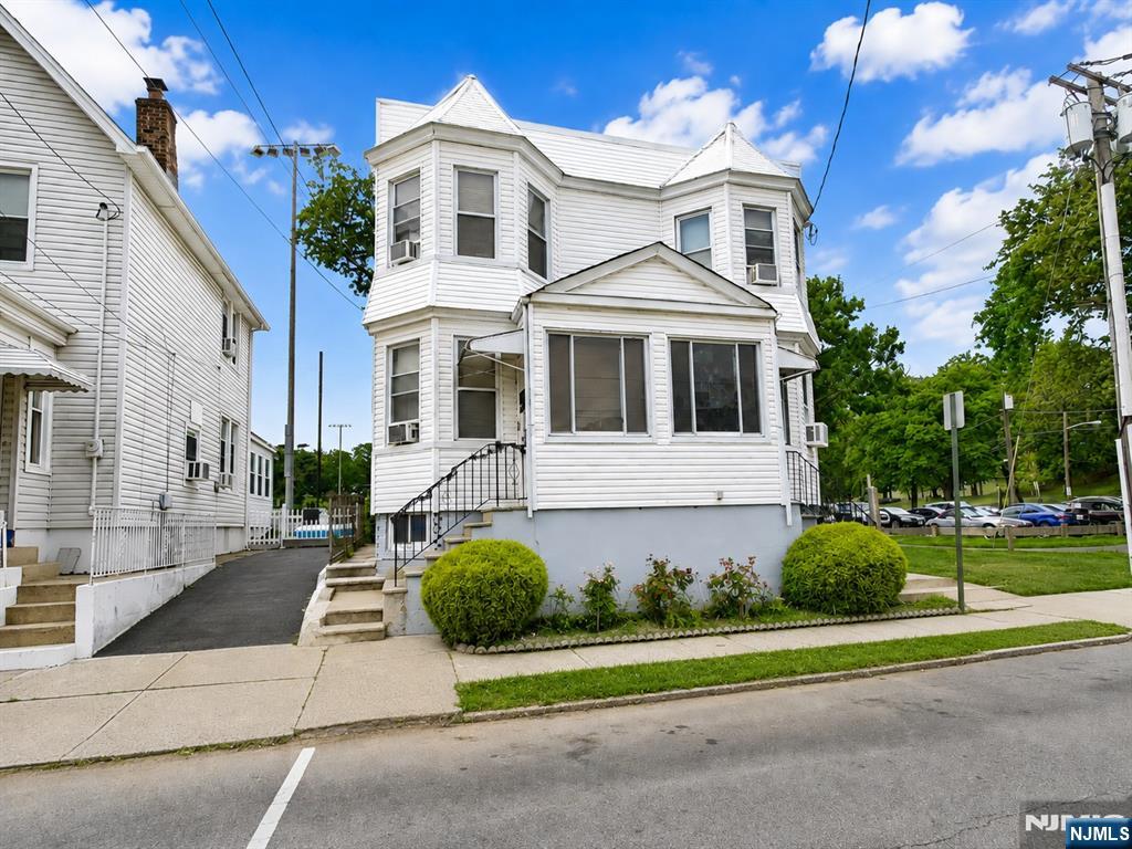 126 Dukes Street - Photo 1
