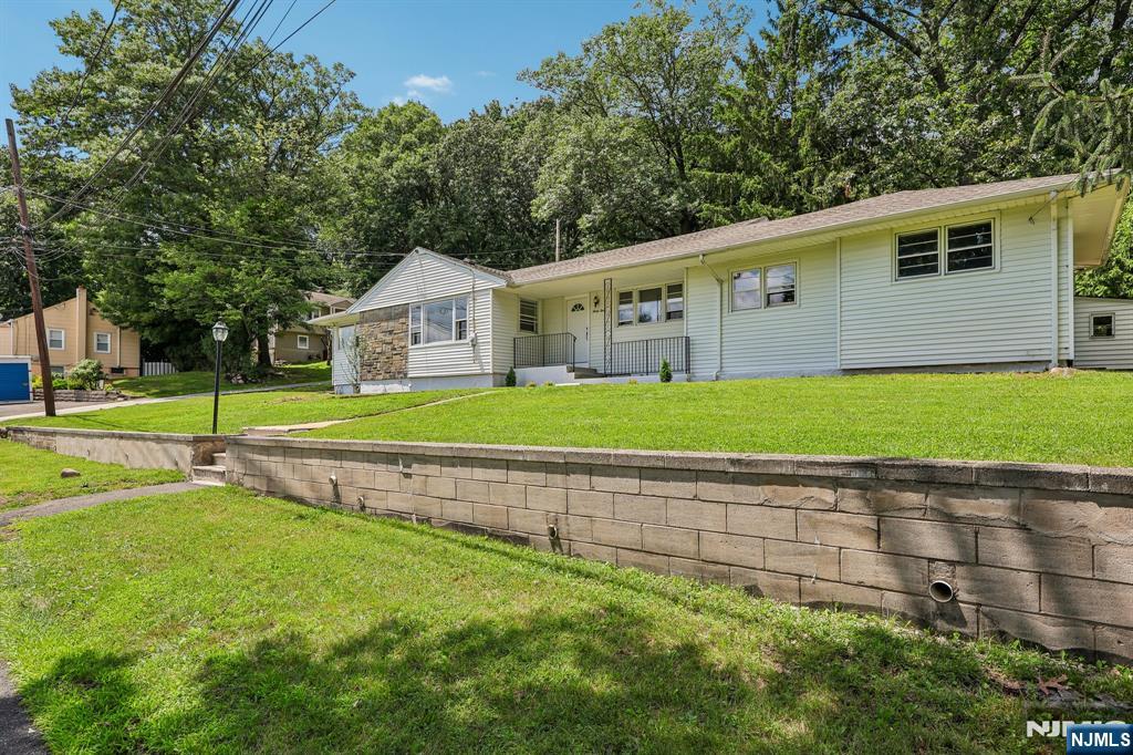 2nd image of 33 Lotz St, North Haledon, NJ 07508 | MLS# 26029390