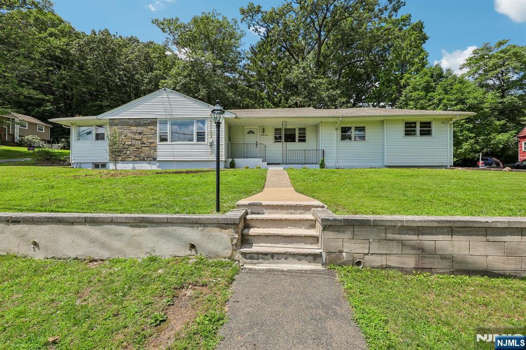 33 Lotz Street - Photo 2