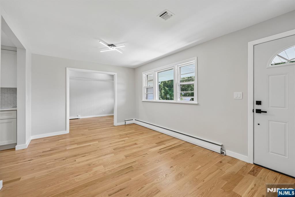33 Lotz Street - Photo 3