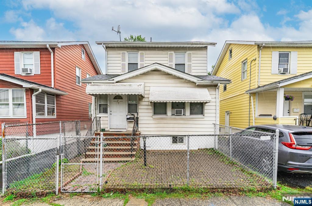 27 Philip Place - Photo 1