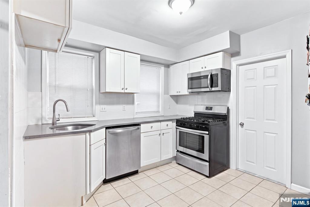 27 Philip Place - Photo 4