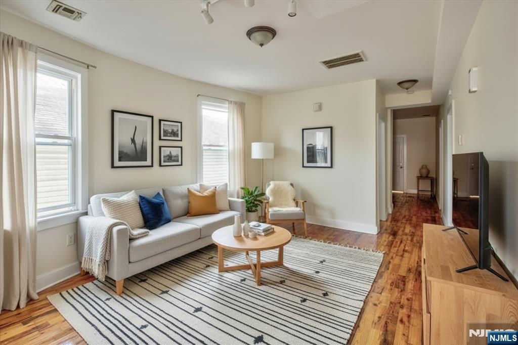 225 10th Street - Photo 5