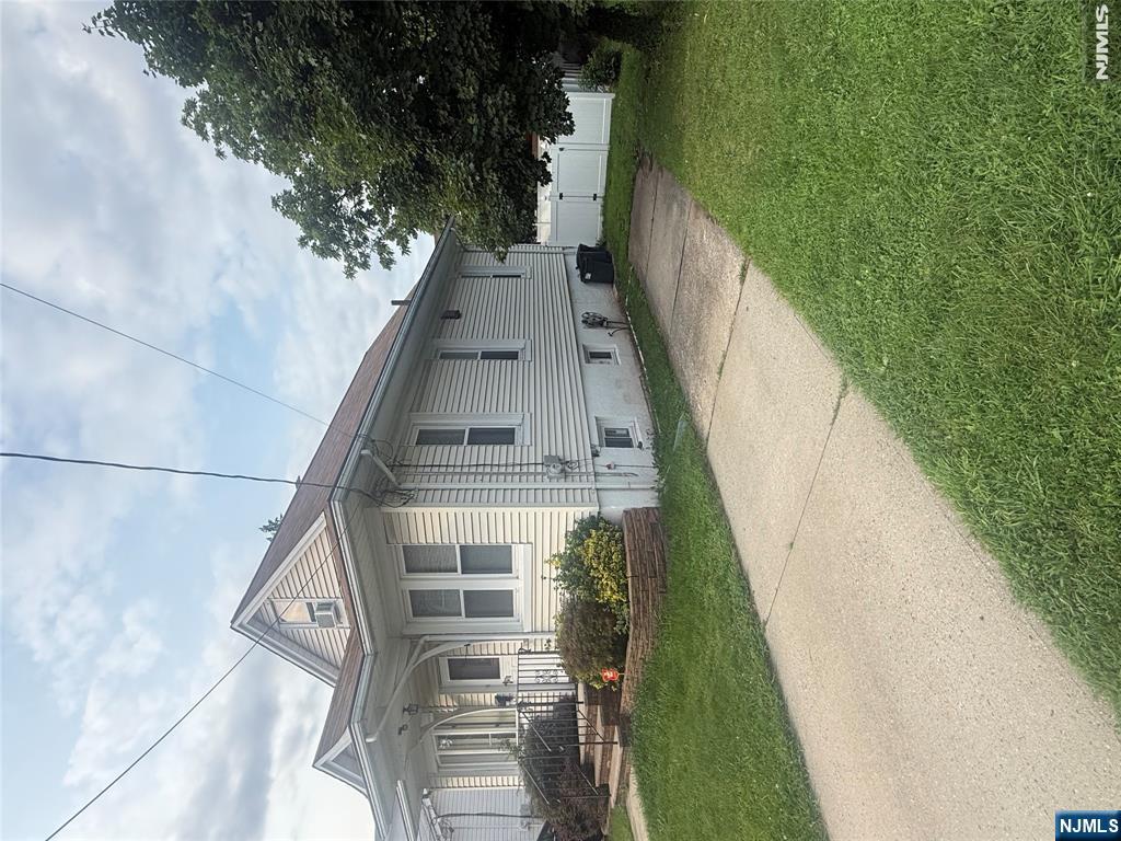 378 Delawanna Avenue - Photo 2