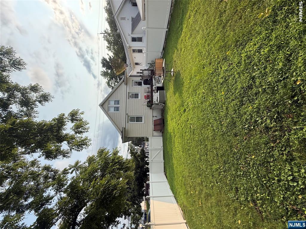 378 Delawanna Avenue - Photo 3