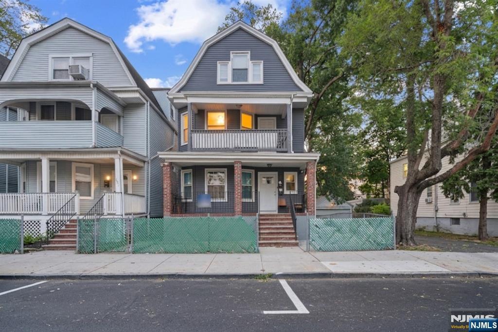 Photo 2 of Sale Pending at 285 Amherst St, East Orange, NJ 07018 | MLS# 26029410 | Listing updated on 2026-09-18