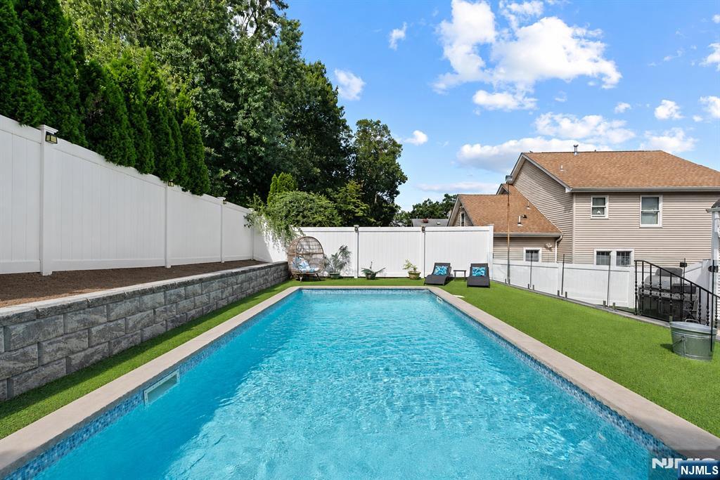 15 Edison Avenue
