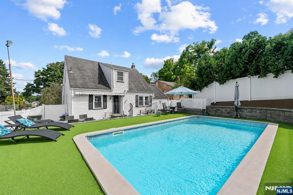 15 Edison Avenue