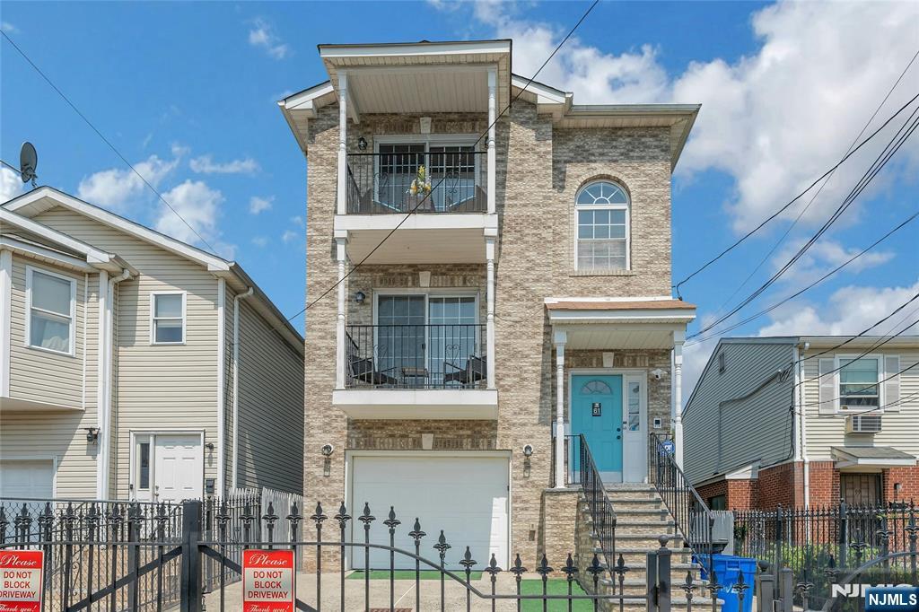 61 Sherman Avenue - Photo 1