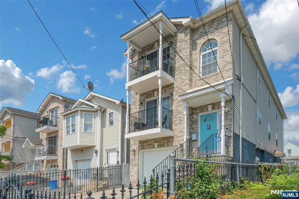 61 Sherman Avenue - Photo 2