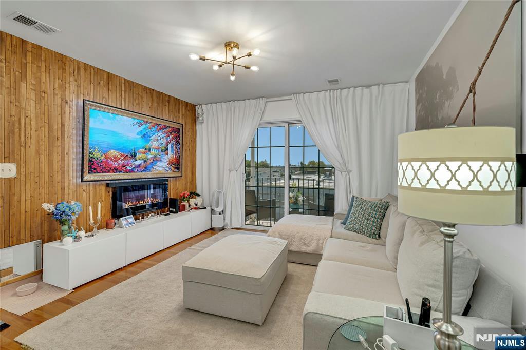 61 Sherman Avenue - Photo 4