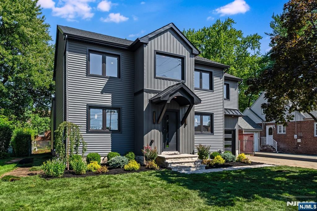 17-19 Berdan Avenue - Photo 2