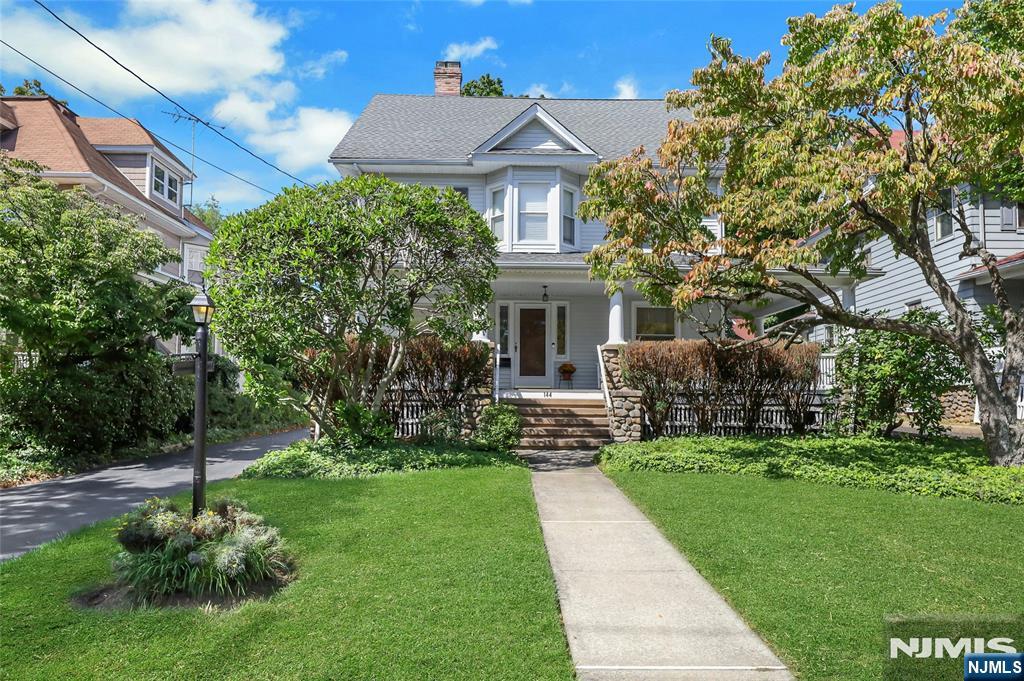 144 Lincoln Avenue - Photo 1