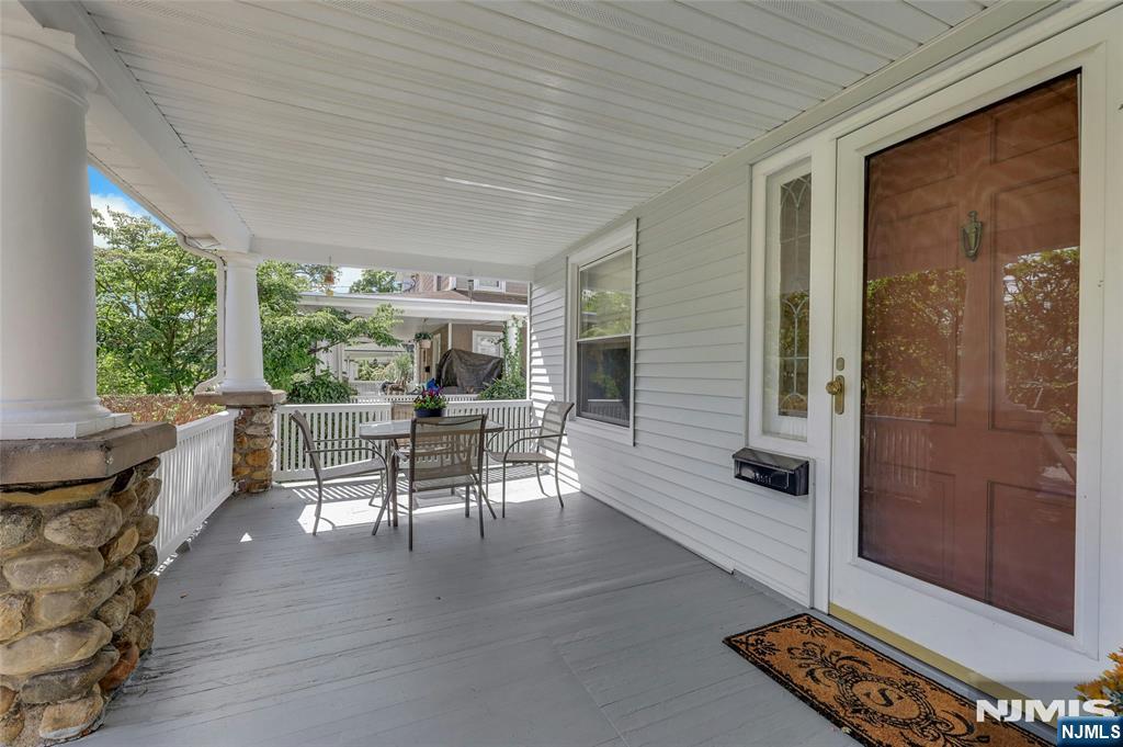 144 Lincoln Avenue - Photo 5