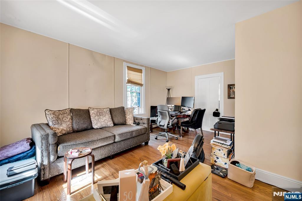 809 Park Avenue