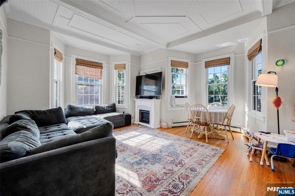809 Park Avenue