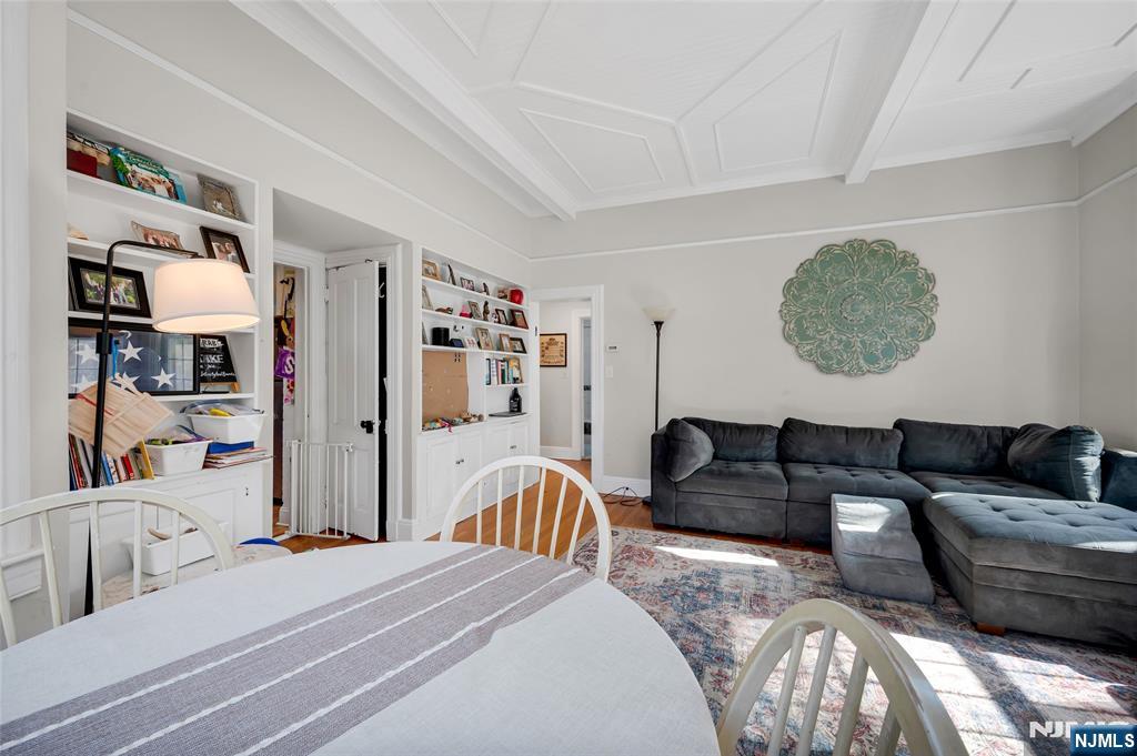 809 Park Avenue