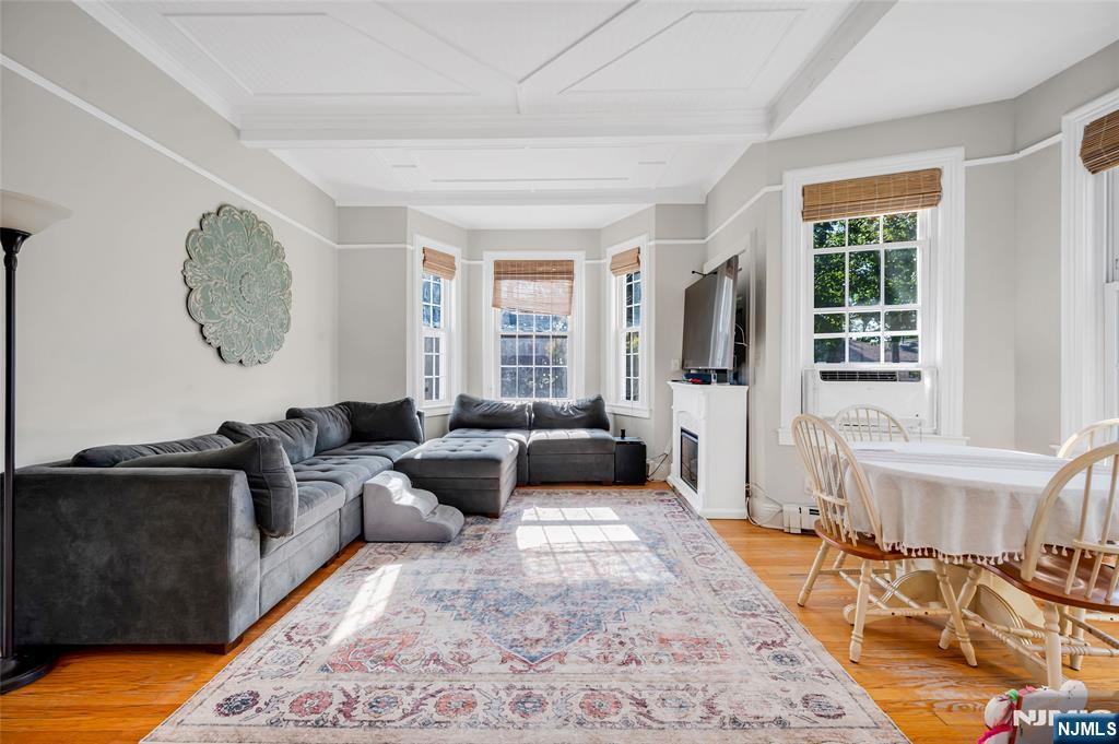 809 Park Avenue