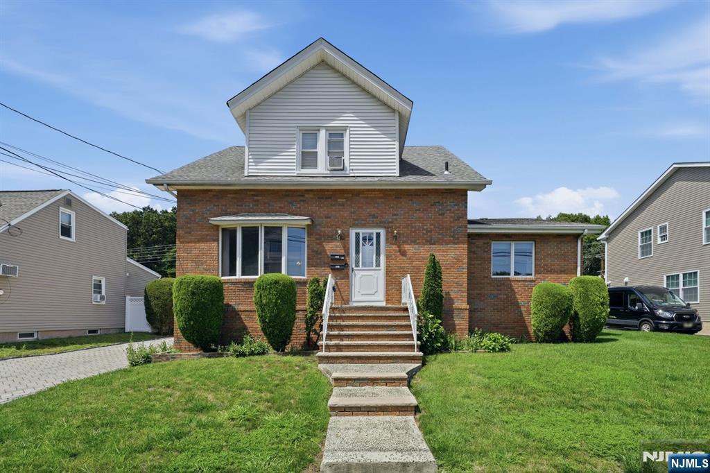 305 Falmouth Avenue - Photo 1