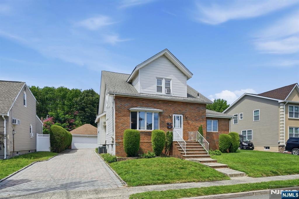 305 Falmouth Avenue - Photo 2