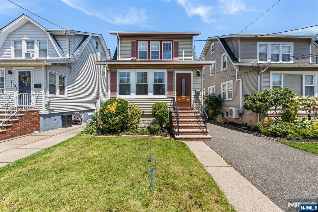 475 Nelson Avenue - Photo 1