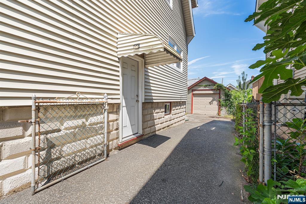 475 Nelson Ave, Cliffside Park, NJ 07010
