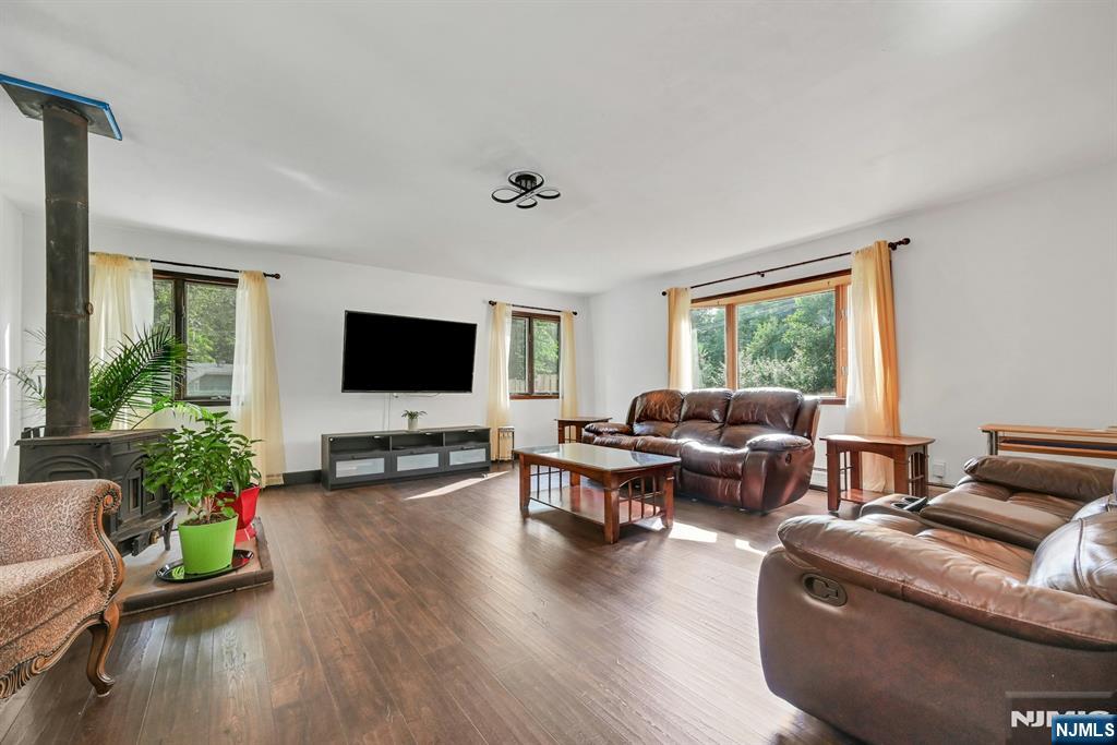 3rd image of 380 Ringwood Ave, Wanaque, NJ 07465 | MLS# 26029436