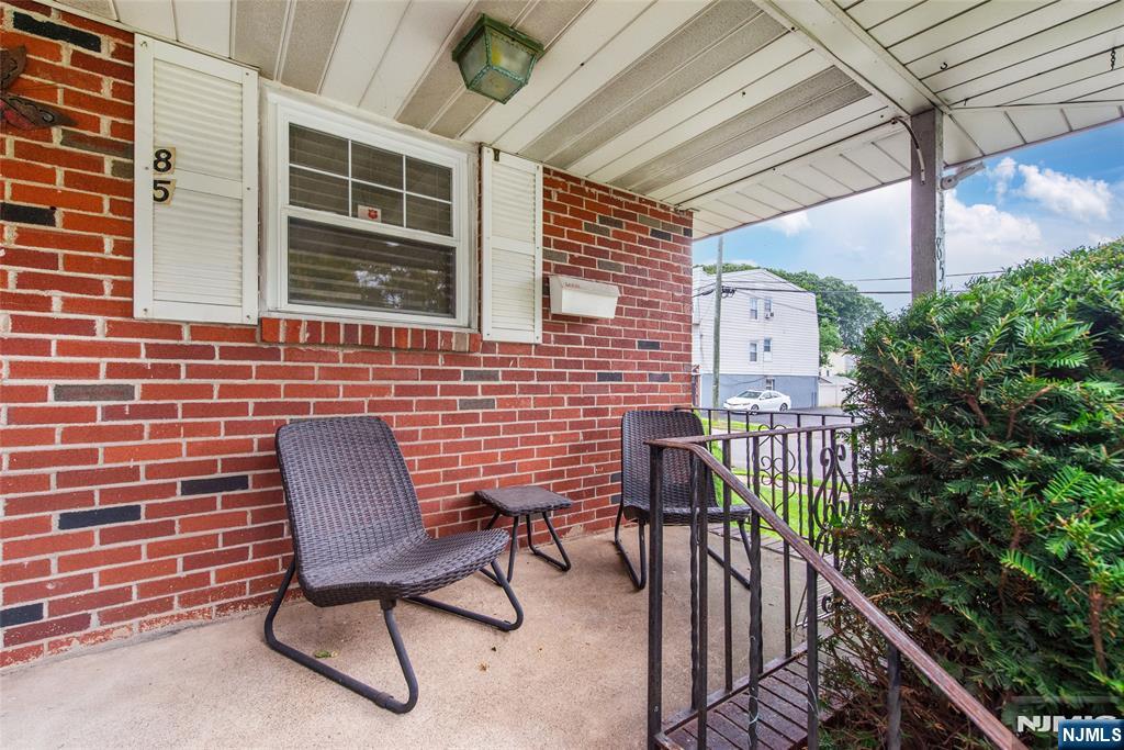 85 Bloomfield Avenue - Photo 2
