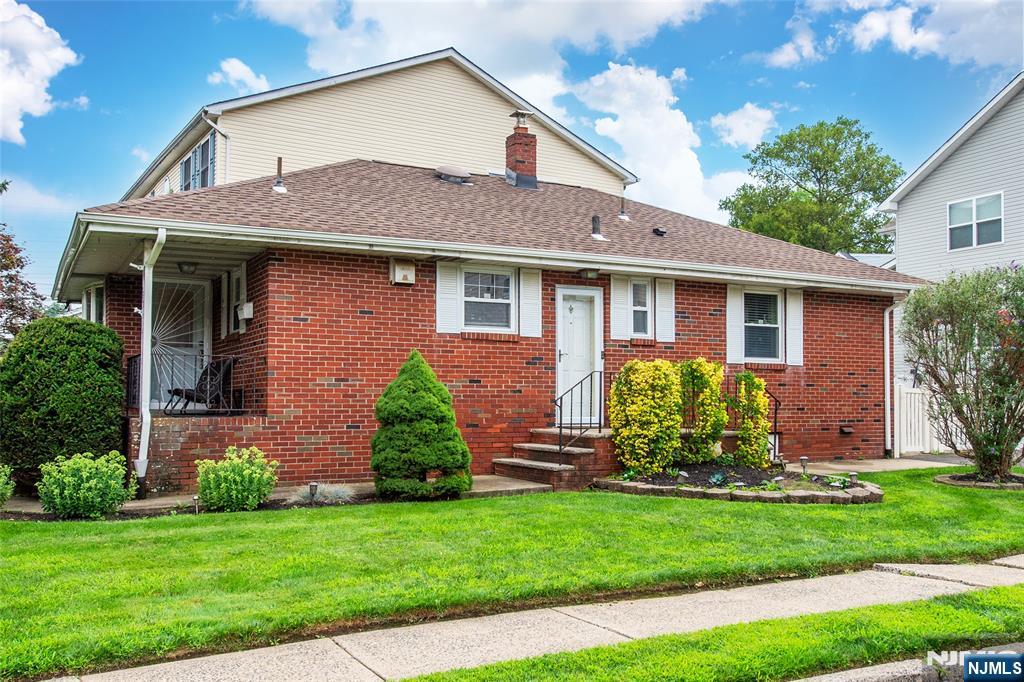 85 Bloomfield Avenue - Photo 3